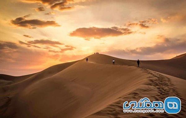 کویر کاراکال یکی از جاذبه های طبیعی استان یزد به شمار می رود